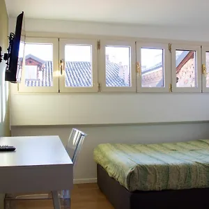 Appartamento La Stanza Del Garibaldi 4p No Ascensore No Cucina, Pavia